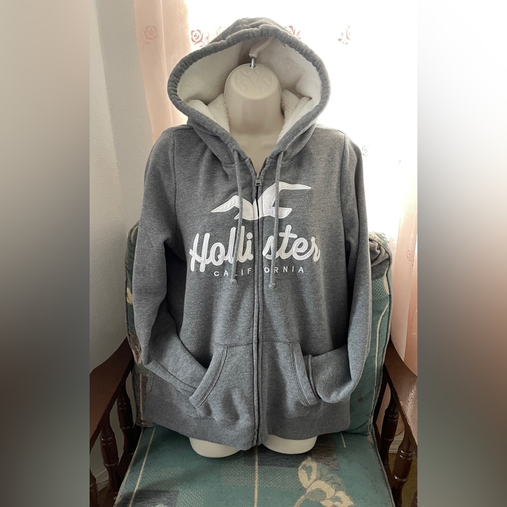 Hollister sweater